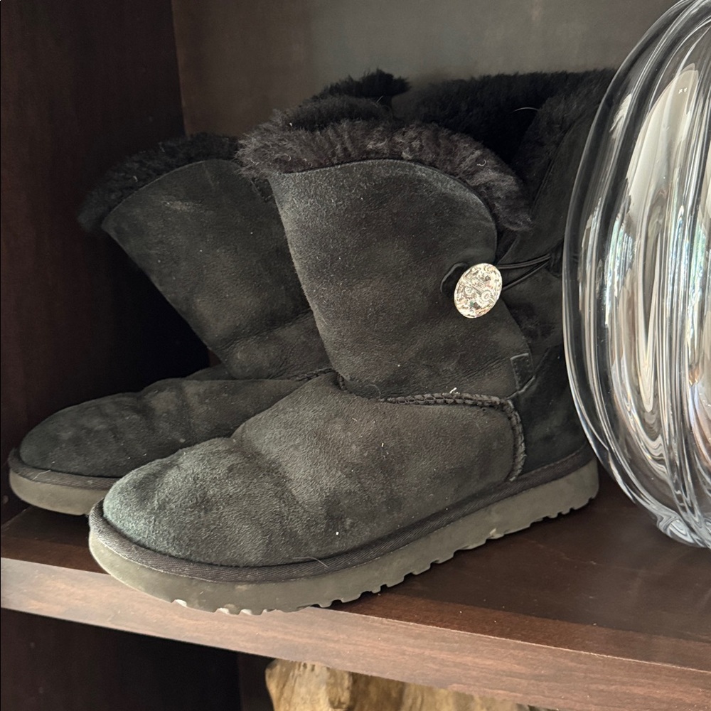 UGG Bailey Button Bling Boot size 8 I DO